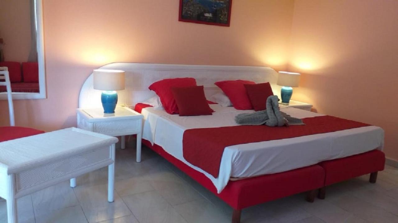 Appartement Bord De Mer Tres Fonctionnel , Sur La Plage & Vue Mer Exceptionnelle Le Gosier Kültér fotó