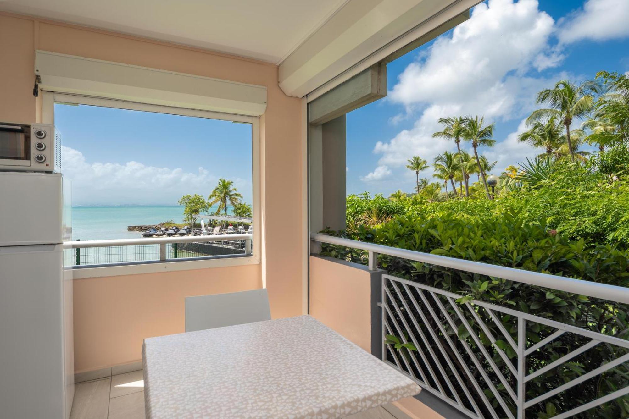 Appartement Bord De Mer Tres Fonctionnel , Sur La Plage & Vue Mer Exceptionnelle Le Gosier Kültér fotó